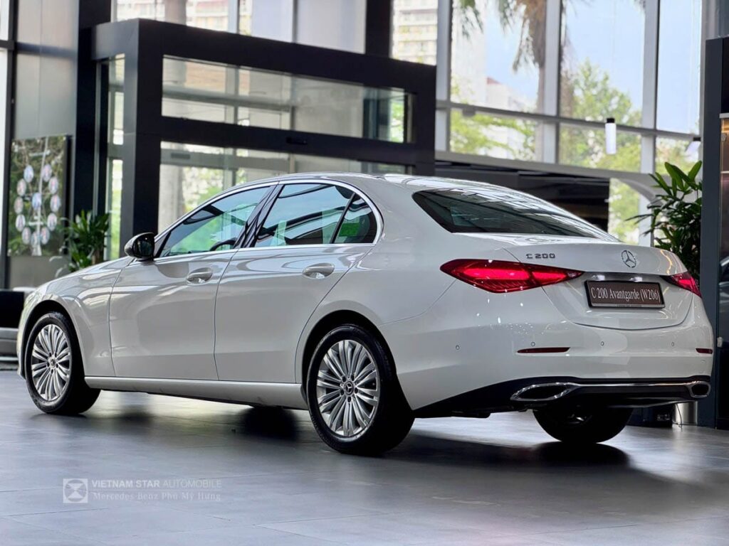 Mercedes C200 Gia Lan Banh Moi Nhat 2