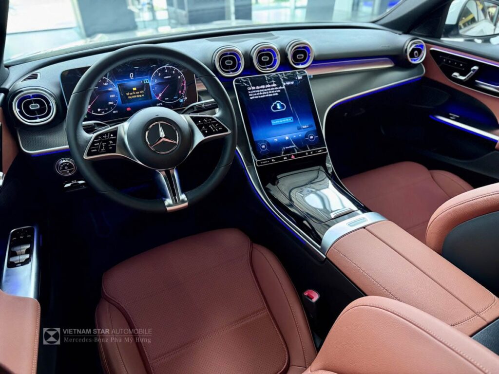 Mercedes C200 Gia Lan Banh Moi Nhat 3
