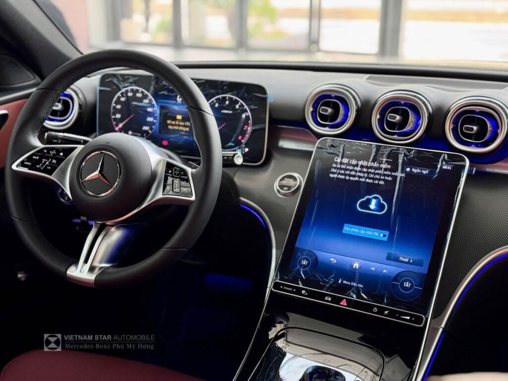 Mercedes C200 Gia Lan Banh Moi Nhat 4