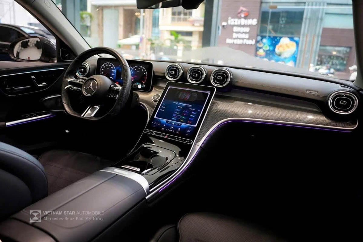 Mercedes C300 AMG Tại Bình Phước | Sedan 5 chỗ Giá Xe 2 tỷ Mercedes C300 AMG Tai Binh Phuoc 4