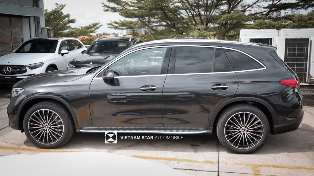 Mercedes GLC 300 4Matic Lan Banh Quan 9 11