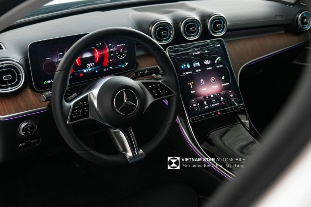 5 Lý Do Nên Chọn Mercedes C 200 2025 - Bạn Đồng Hành Của Thành Công và Hạnh Phúc Gia Xe Mercedes C200 3