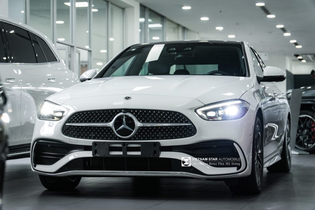 Giá Xe Mercedes C300 AMG 2025 – Cập Nhật Mới Nhất Gia xe Mercedes C300 AMG