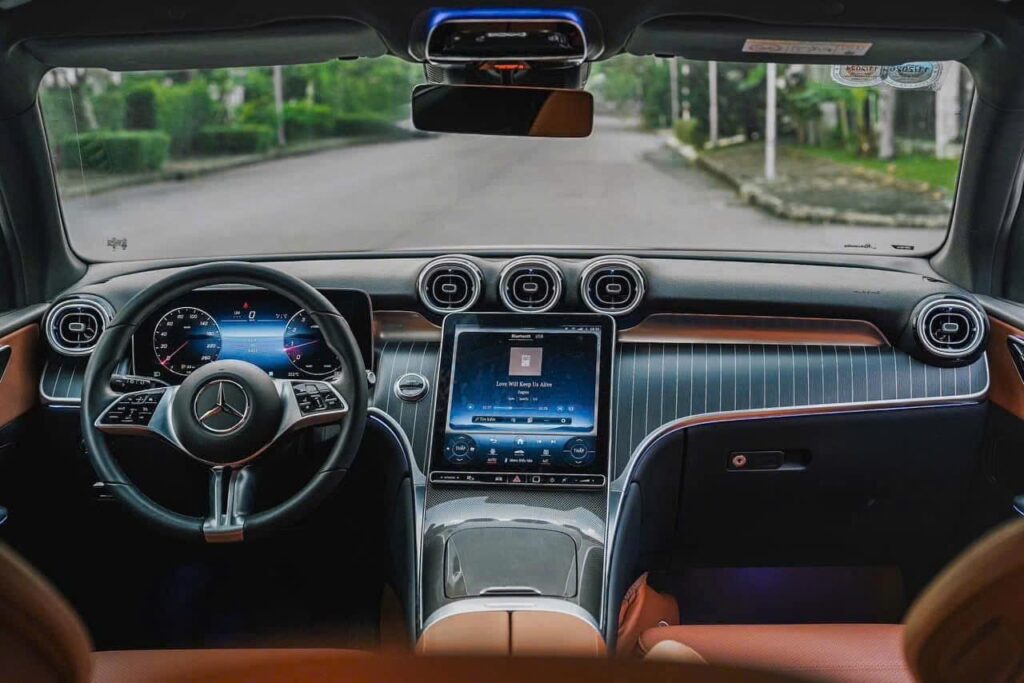 Mercedes GLC 200 4Matic tại Tây Ninh: Đánh Giá Xe Sang Đỉnh Cao Nội Thất Mercedes GLC 200 4Matic tại Tây Ninh