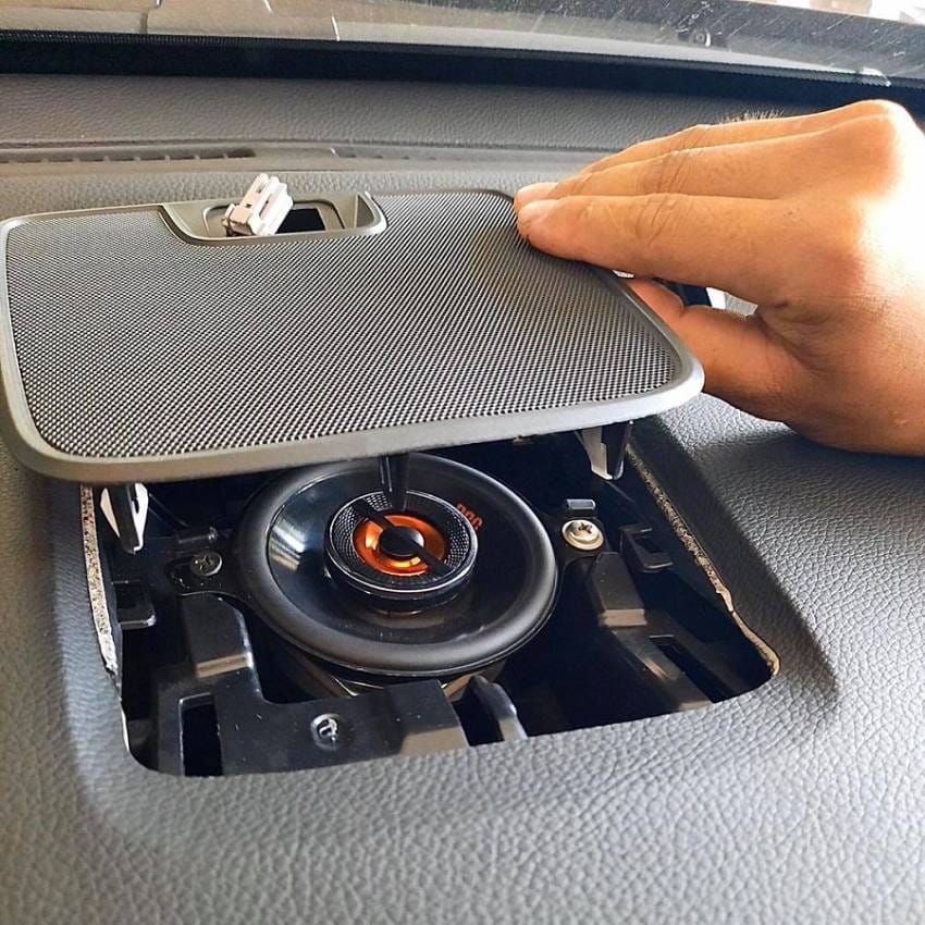 cC3A1ch nghe nhE1BAA1c mp4 trC3AAn mercedes c250 2009 32 1