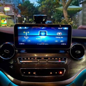 man hinh android mercedes v250 9 2
