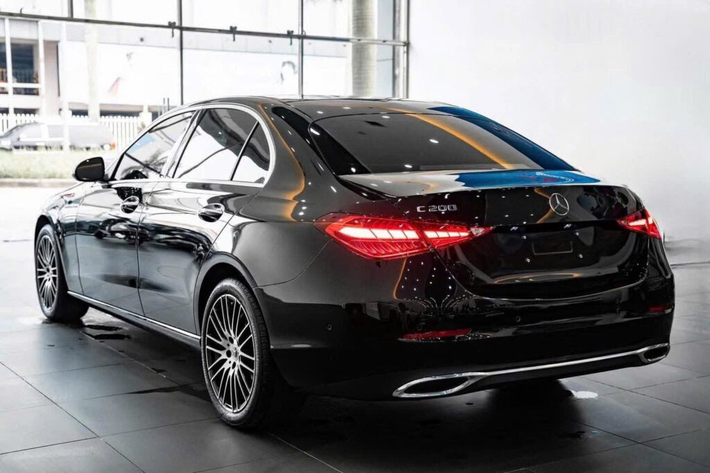 5 Lý Do Nên Chọn Mercedes C 200 2025 - Bạn Đồng Hành Của Thành Công và Hạnh Phúc 5 Lý Do Nên Chọn Mercedes C 200 2025 Tại Quận 7