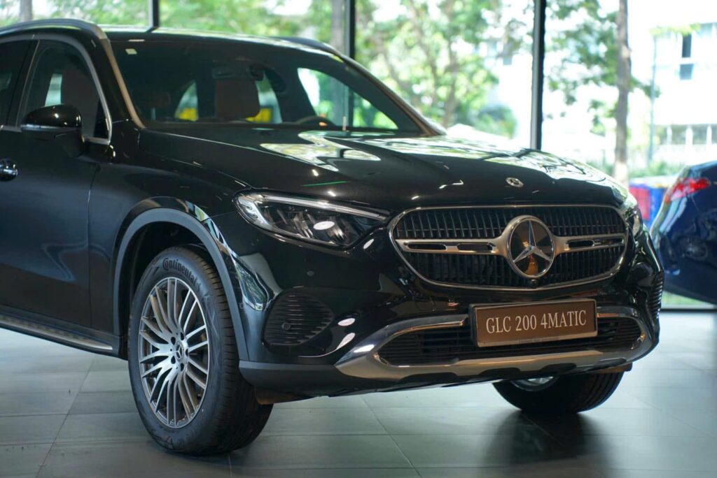 Mercedes-Benz GLC 200 4Matic Màu Đen | Huyền Bí và Mạnh Mẽ Giá Lăn Bánh Mercedes-Benz GLC 200 4Matic Màu Đen
