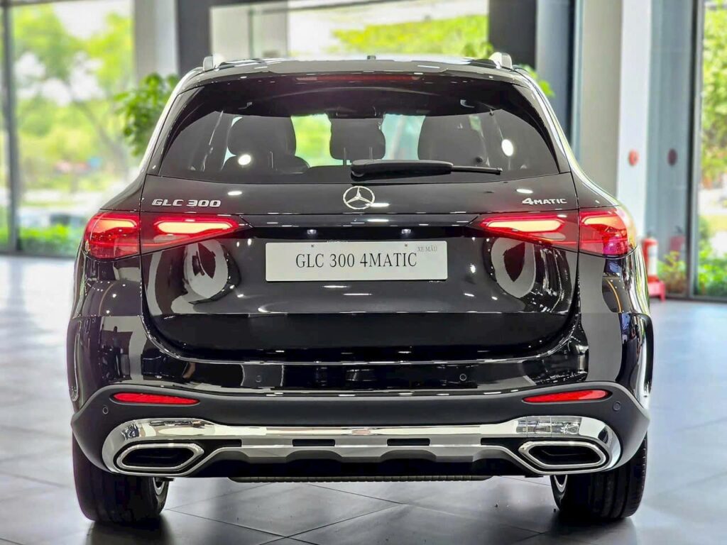 Mercedes GLC 300 Giá Lăn Bánh Mới Nhất 2025