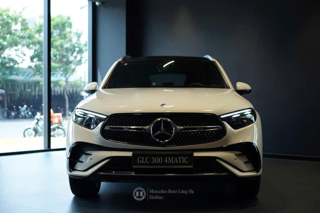 Mercedes GLC 300 Lăn Bánh Hà Nội