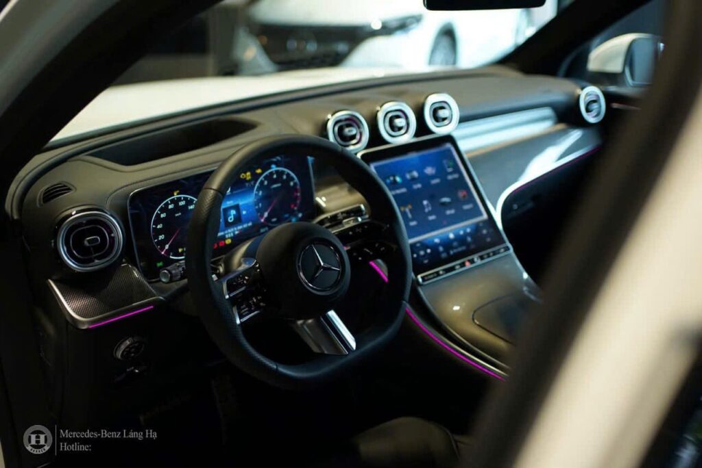 Mercedes GLC 300 Lăn Bánh Hà Nội