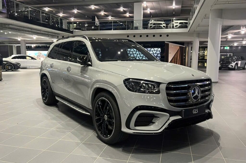 Giá Xe Mercedes 7 Chỗ Mới Nhất 2025