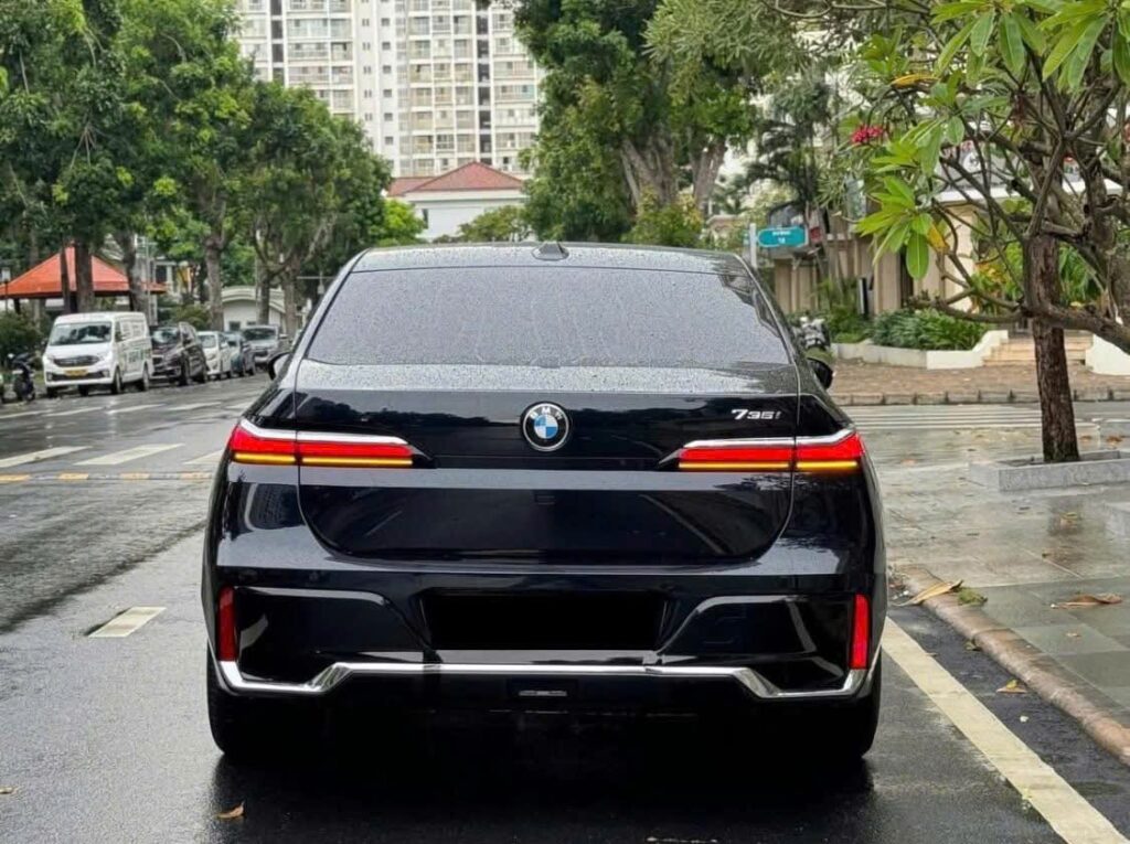 BMW 735i 5
