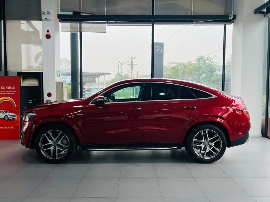 Mercedes-AMG GLE 53 4Matic Coupe Màu Đỏ tại showroom Mercedes Phú Mỹ Hưng