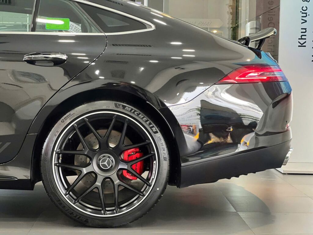 Mercedes-AMG GT 53 4Matic Màu Đen - Đỉnh Cao Hiệu Suất và Phong Cách Mercedes-AMG GT 53 4Matic Màu Đen