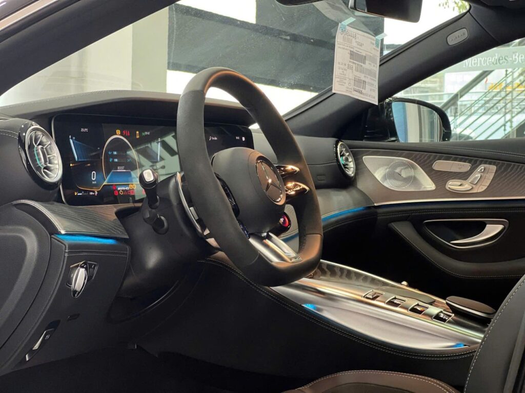 Mercedes-AMG GT 53 4Matic Màu Đen - Đỉnh Cao Hiệu Suất và Phong Cách Mercedes-AMG GT 53 4Matic Nội Thất Màu Đen