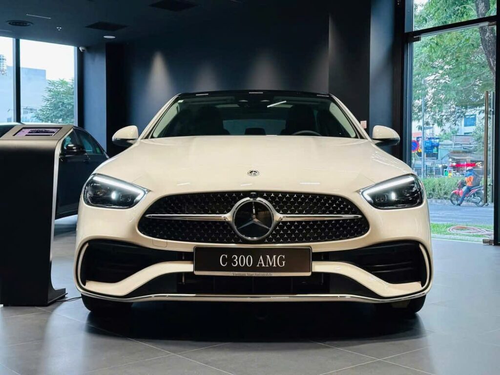 Mercedes-Benz C300 AMG 2025