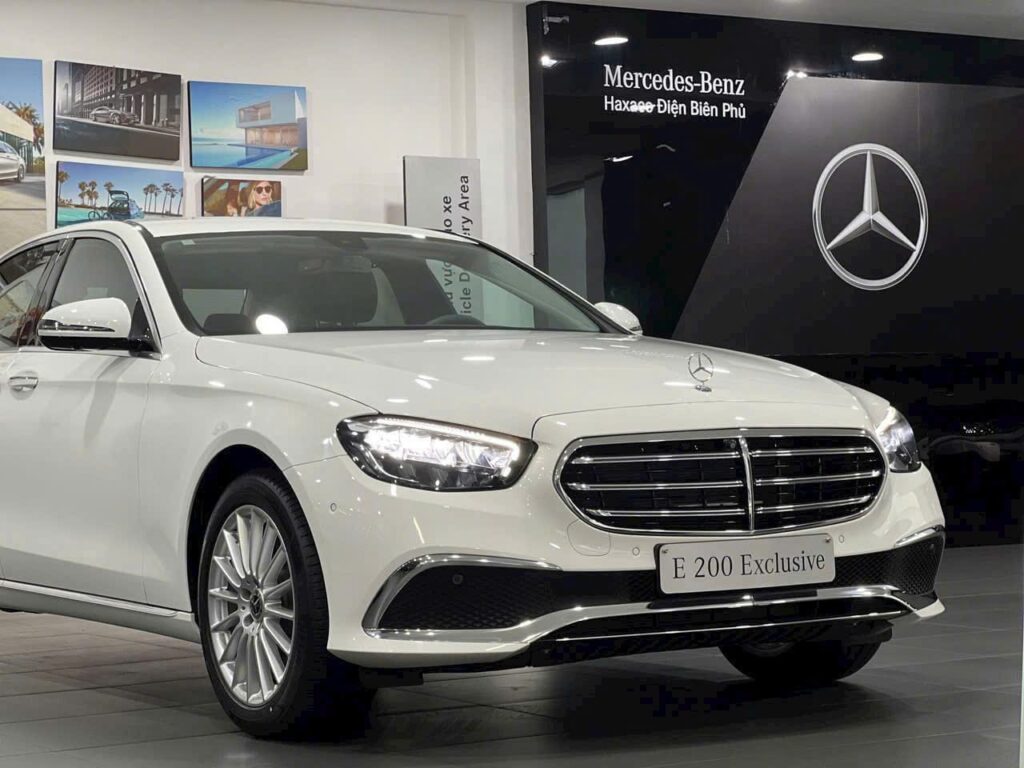 Mercedes-Benz E200 Khuyến Mãi