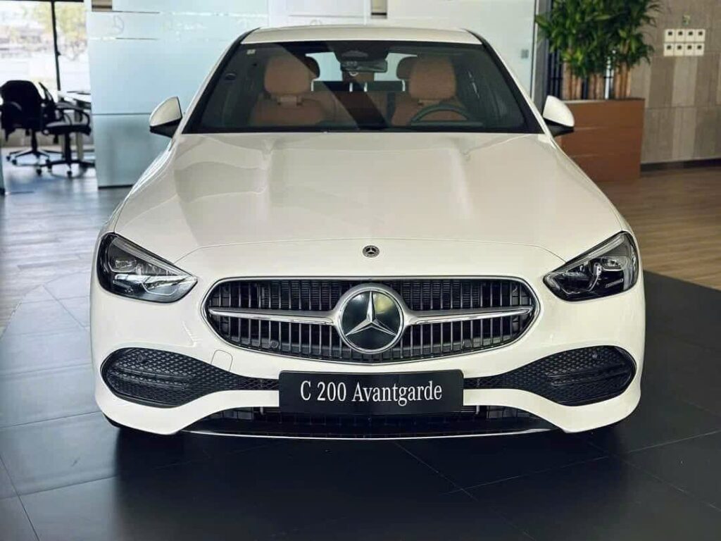 Mercedes C200 2025 Tại Mercedes Phú Mỹ Hưng
