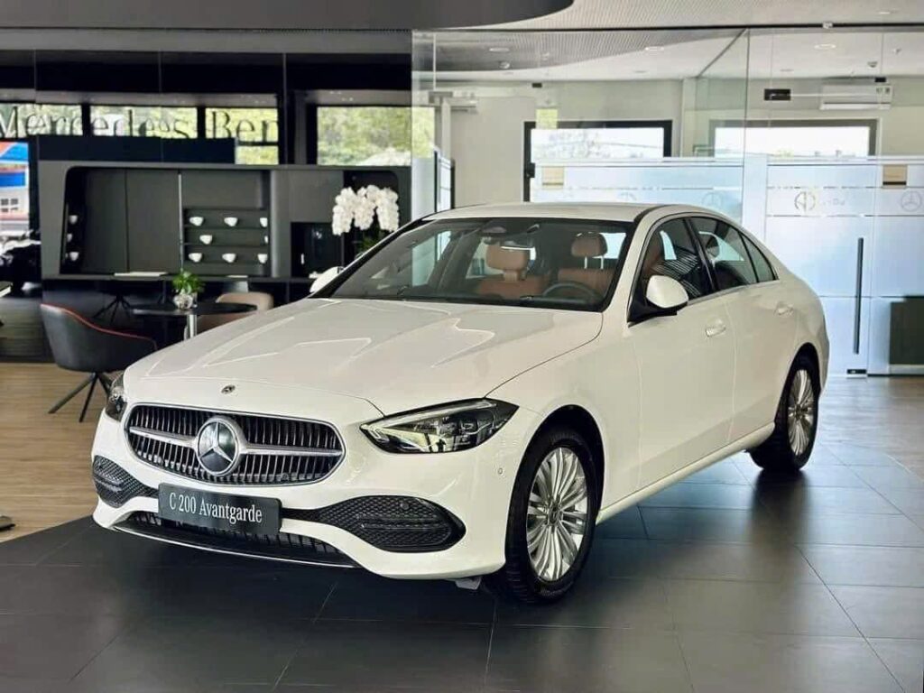 Mercedes C200 2025