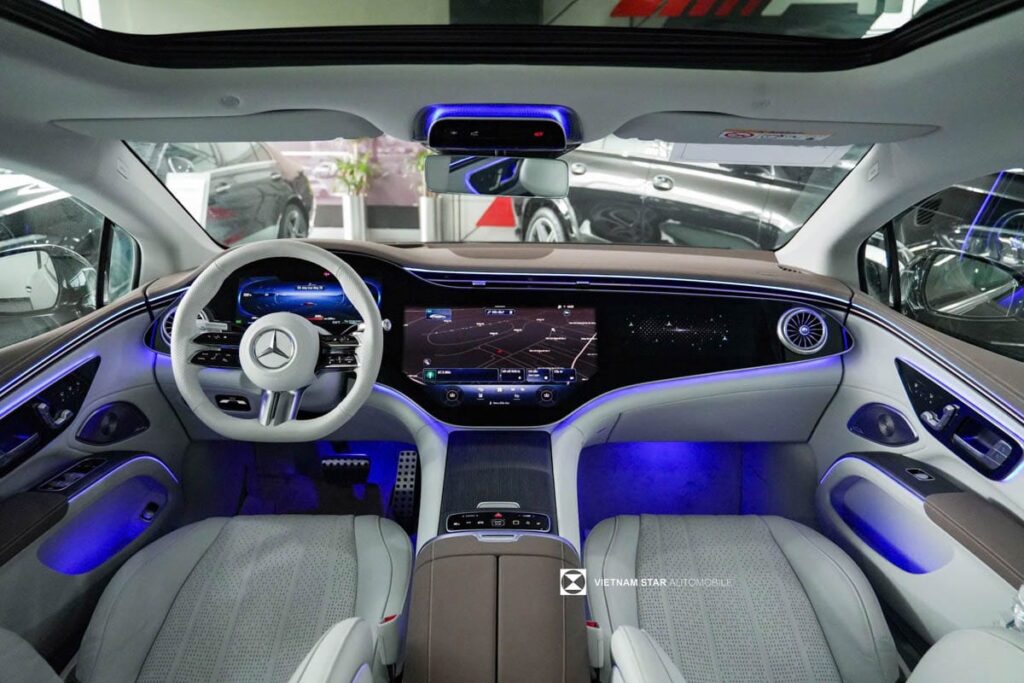 Mercedes EQS 580 4MATIC với màn hình Hyperscreen