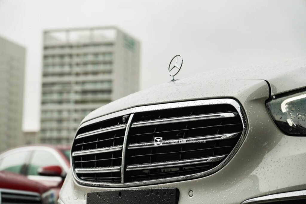 Giá Xe Mercedes E200 Exclusive