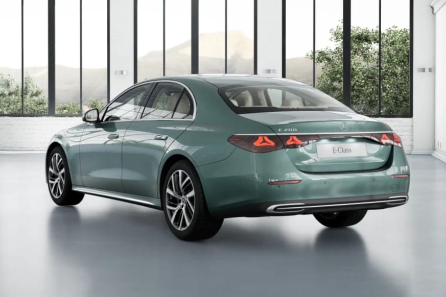 Mercedes E200 2025 – Chọn Avantgarde hay Exclusive Cho Doanh Nhân Hiện Đại? Mercedes E200 2025 Giá lăn bánh