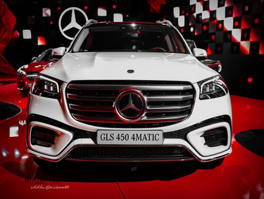 GLS 450 Màu Trắng: Biểu Tượng Sang Trọng Tinh Tế và Đẳng Cấp Của Mercedes GLS 450 Màu Trắng Biểu Tượng Sang Trọng Mercedes-Benz
