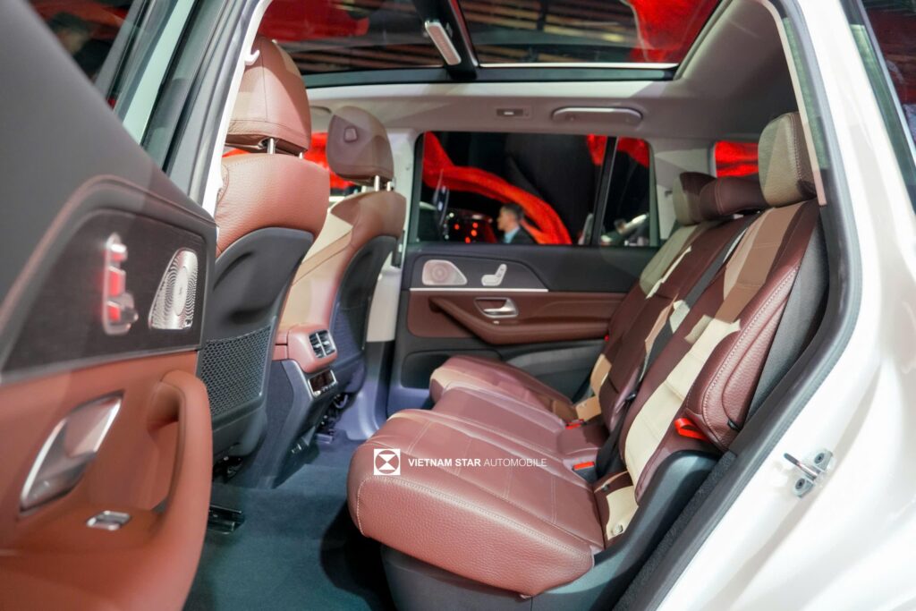 GLS 450 Màu Trắng: Biểu Tượng Sang Trọng Tinh Tế và Đẳng Cấp Của Mercedes GLS 450 Màu Trắng Biểu Tượng Sang Trọng Mercedes-Benz