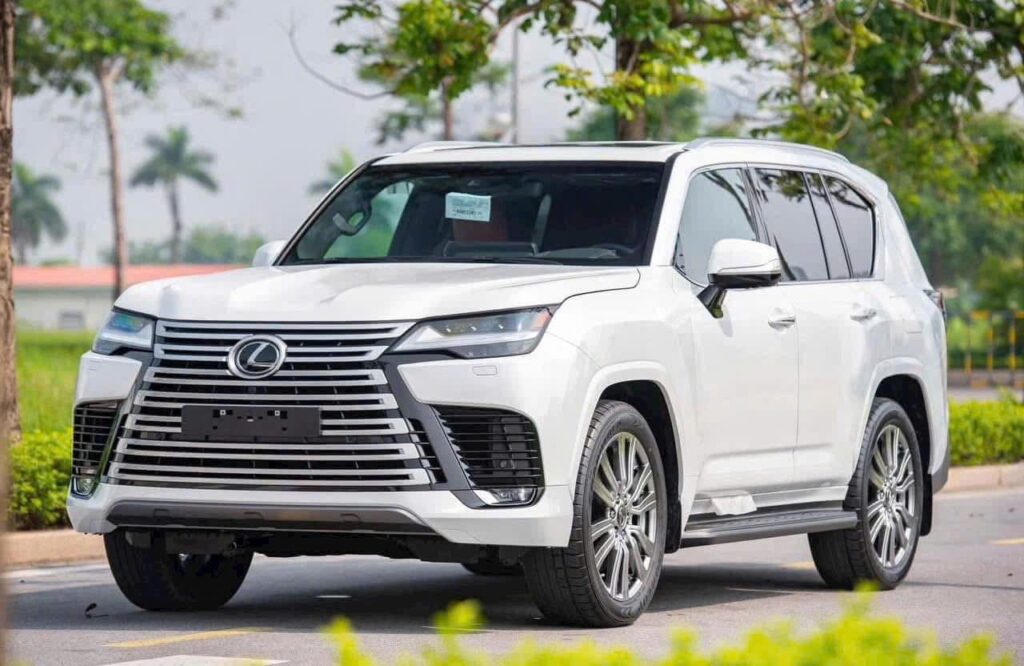 Giá Xe Lexus 7 Chỗ Lăn Bánh LX 600 Urban