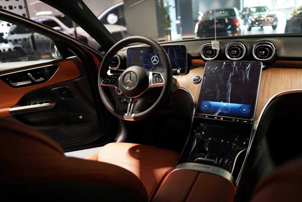 Đánh Giá Chi Tiết Mercedes C200