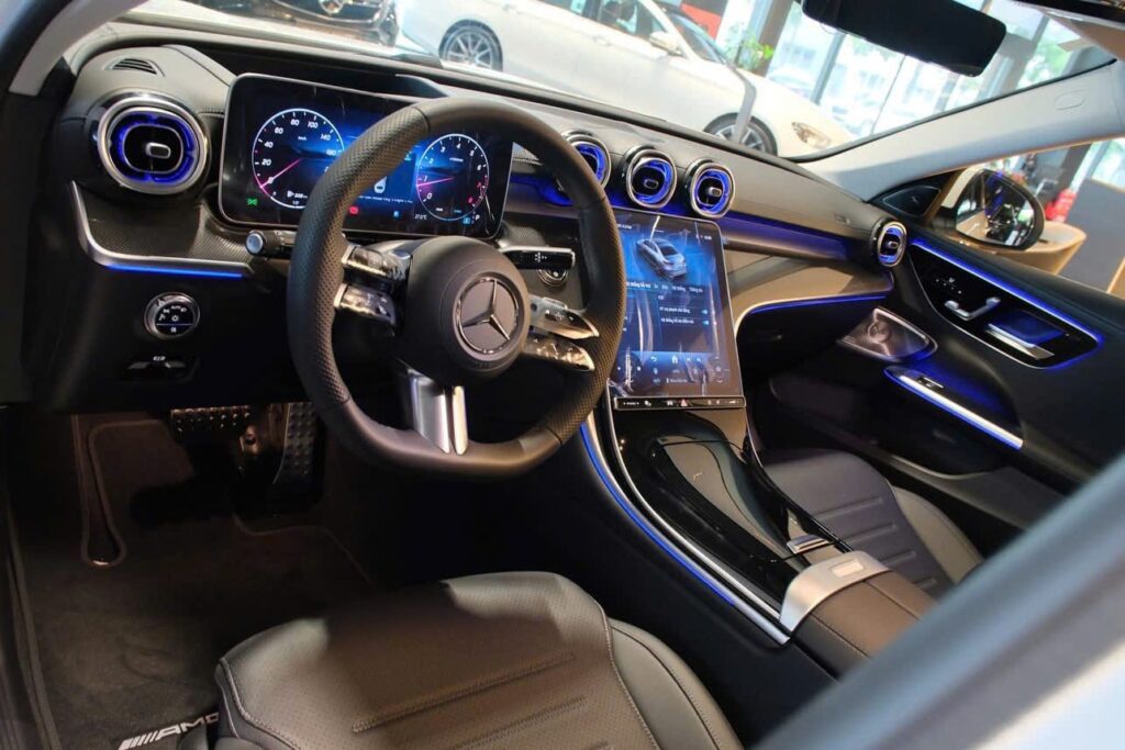 Mercedes C300 AMG Thông Số Kỹ Thuật, Giá Lăn Bánh 2025 Mercedes C300 AMG Thông Số Kỹ Thuật