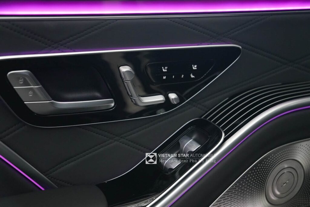 Ốp Nội Thất MANUFAKTUR Màu Đen Piano