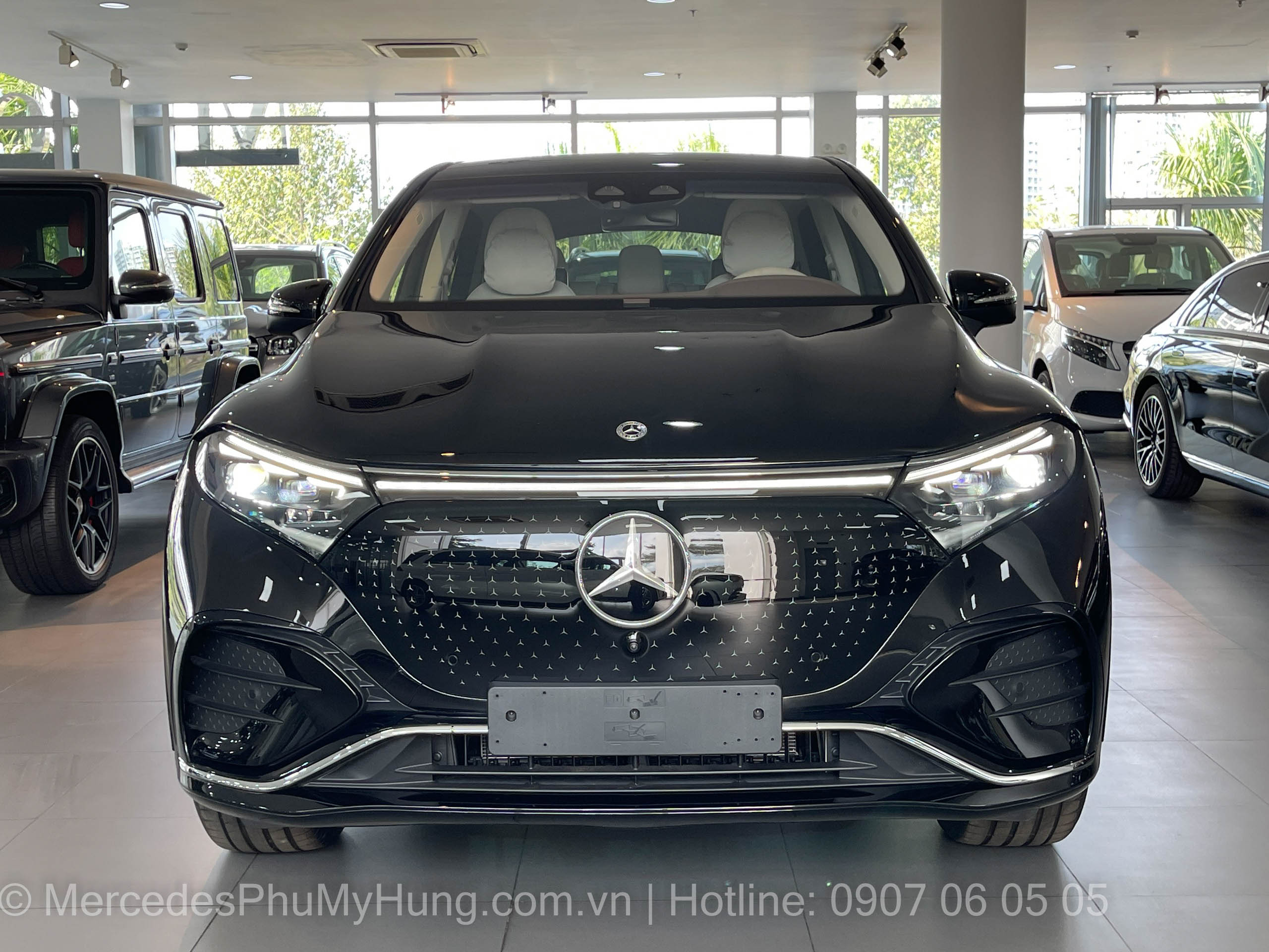 Giá xe điện Mercedes EQS 500 4Matic Màu Đen