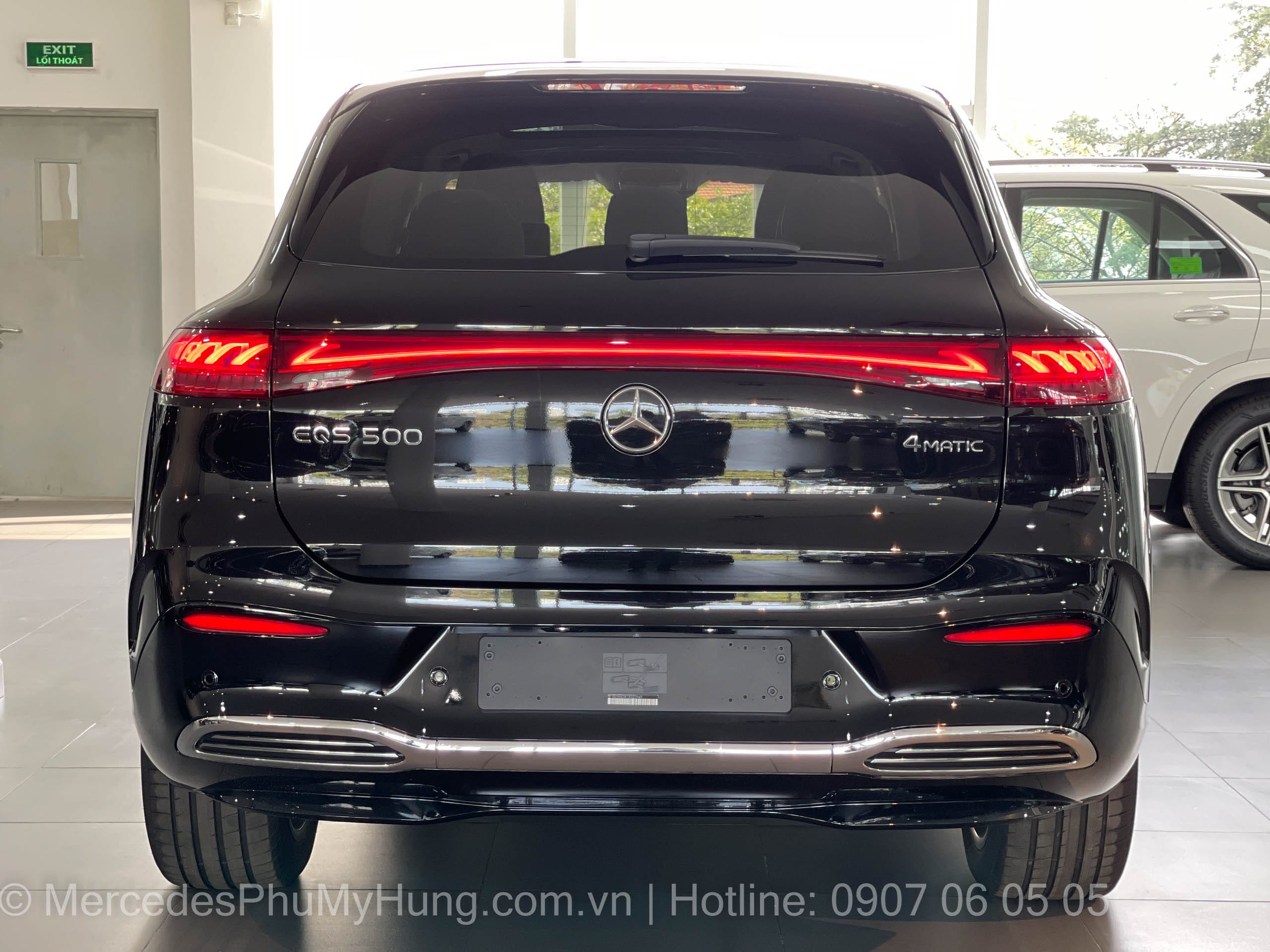 Giá xe điện Mercedes EQS 500 4Matic Màu Đen