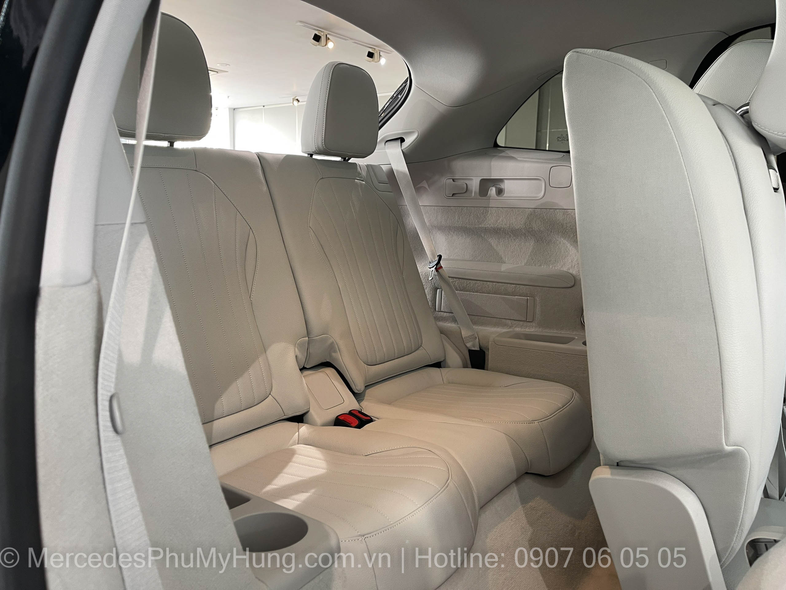 Giá xe điện Mercedes EQS 500 4Matic Màu Đen