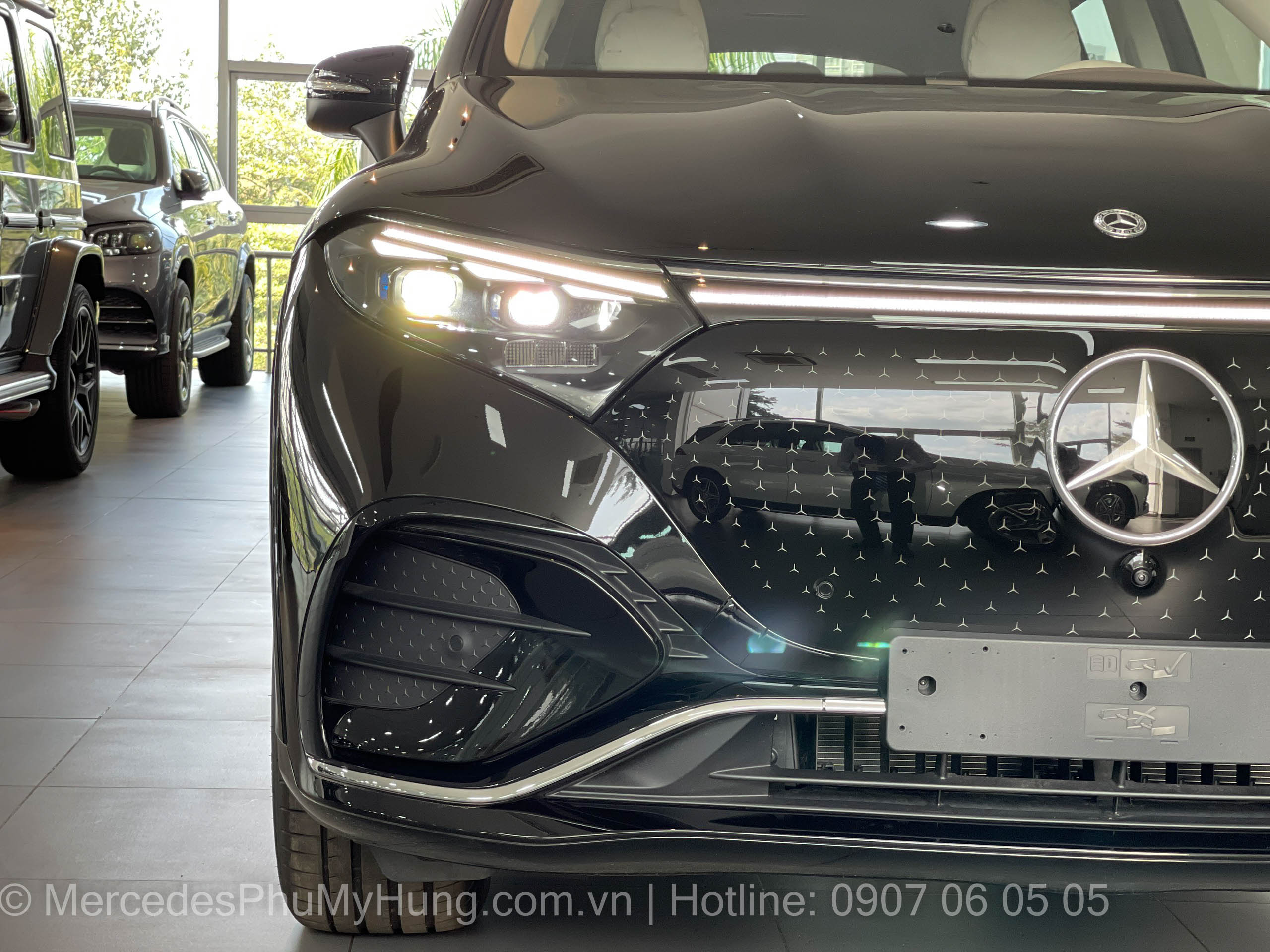 Giá xe điện Mercedes EQS 500 4Matic Màu Đen