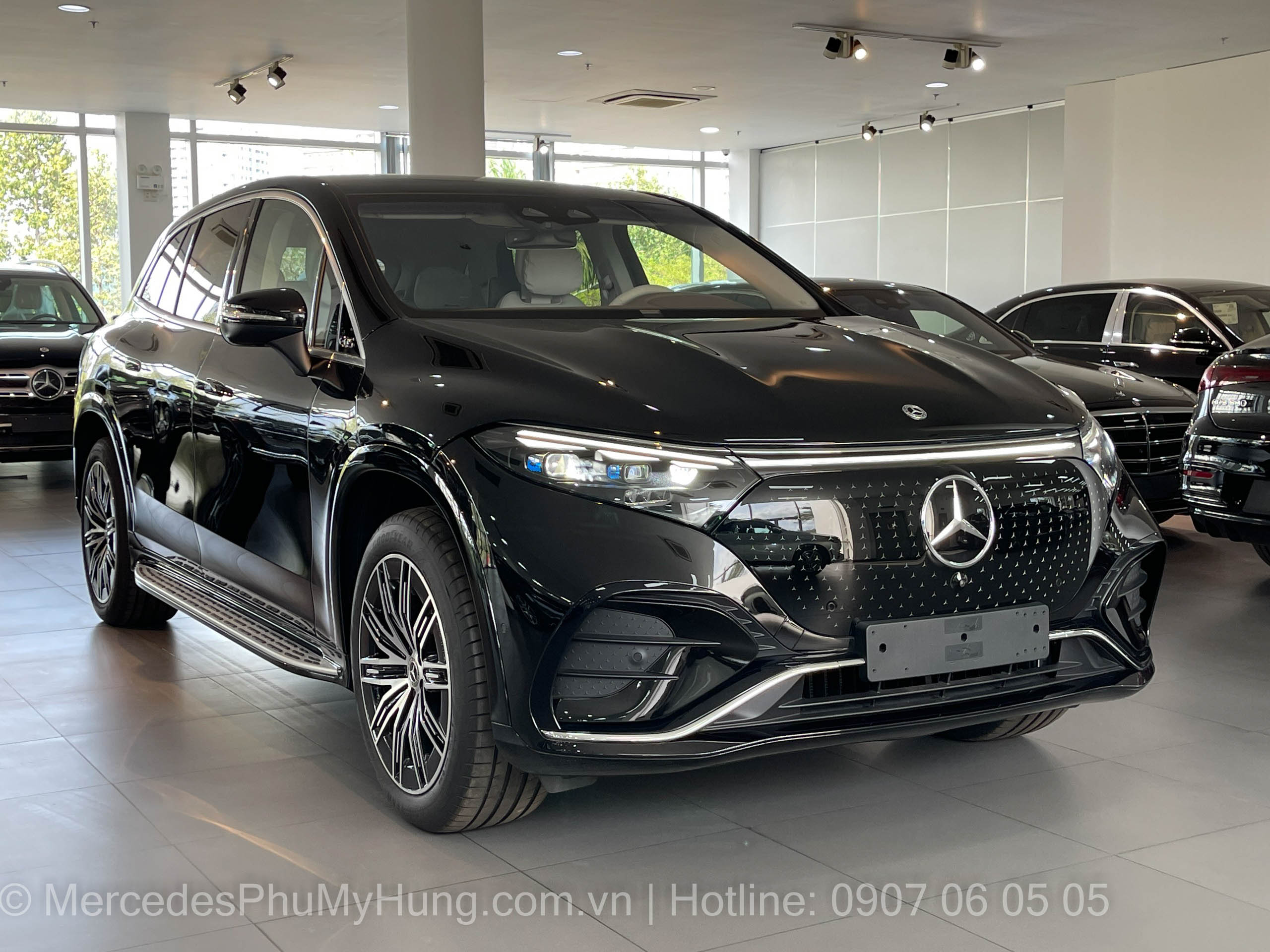 Giá xe điện Mercedes EQS 500 4Matic Màu Đen