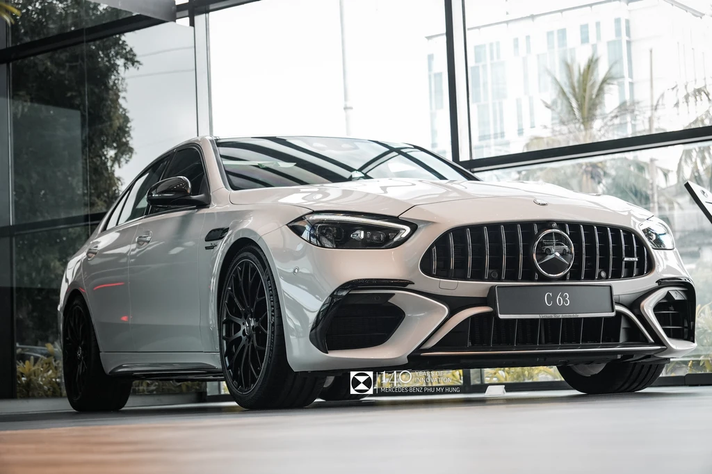 Mercedes-AMG C63 S E PERFORMANCE Mercedes-AMG C63 SE Performance