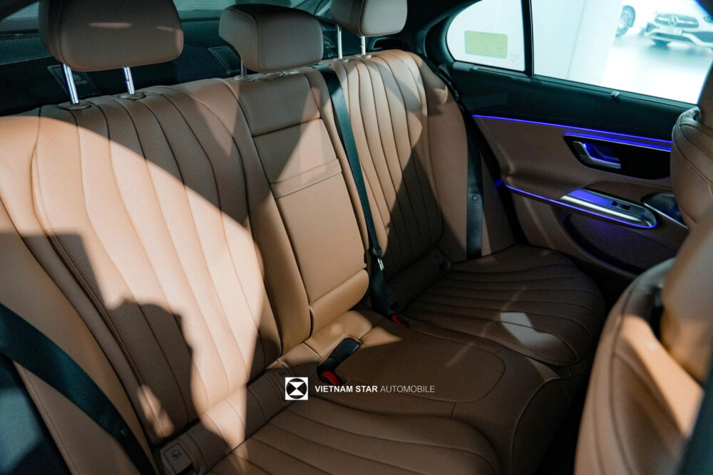 Mercedes Benz E200 Exclusive 22