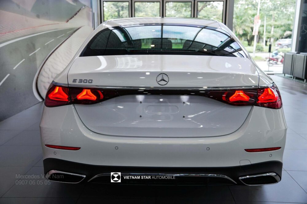 Mercedes Benz E300 AMG 4