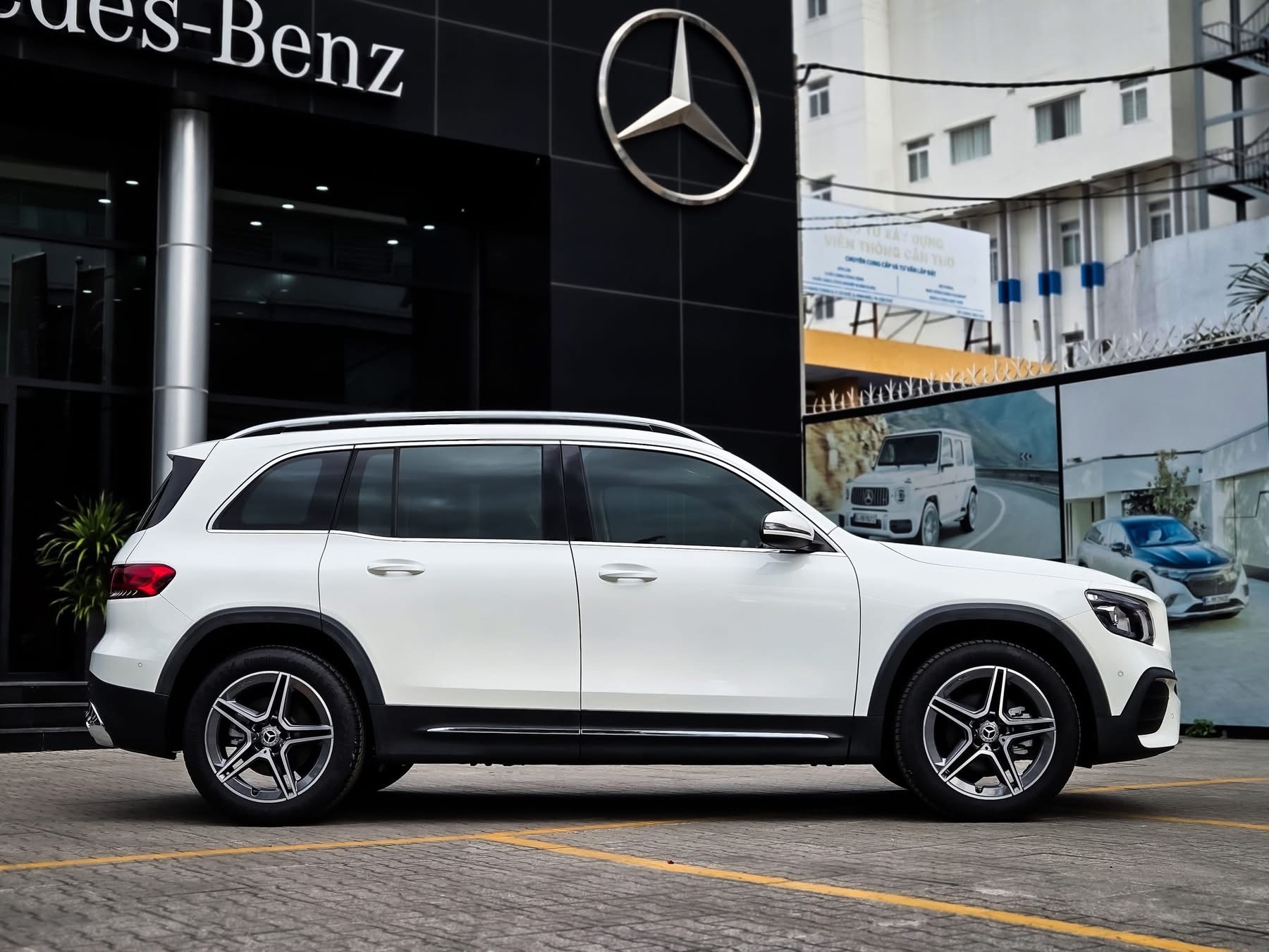 Mercedes-Benz GLB 200 AMG