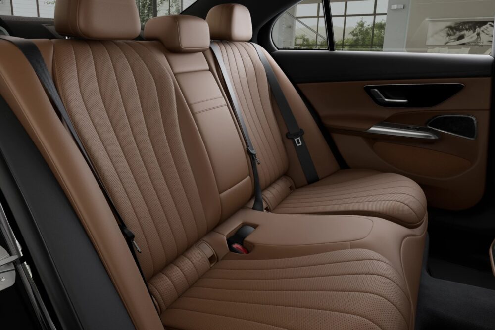 Mercedes E200 Avantgarde Noi That Mau Nau 4